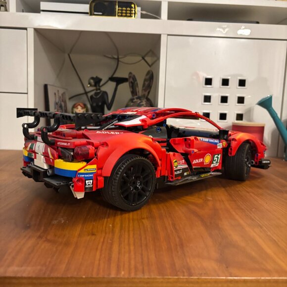 Lego technic 42125 Ferrari 488 gte - Picture 3 of 4